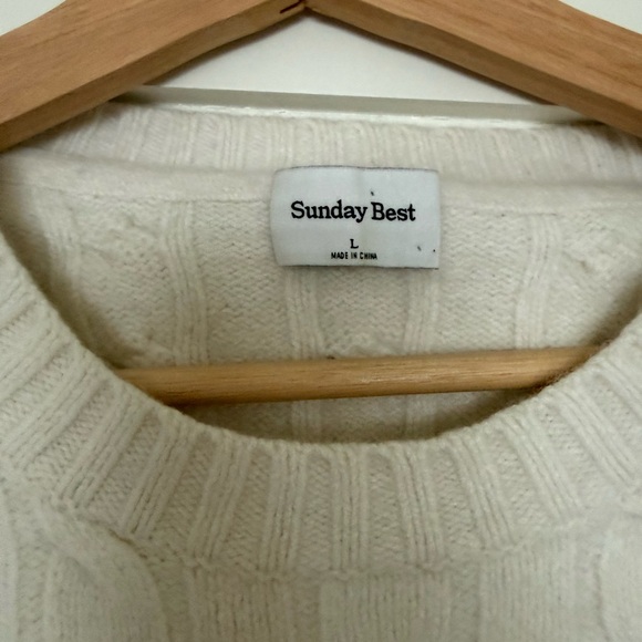 Aritzia Sunday Best ‘Peggy’ Cropped Preppy Cream Cable Knit Sweater - Size L - Picture 4 of 9